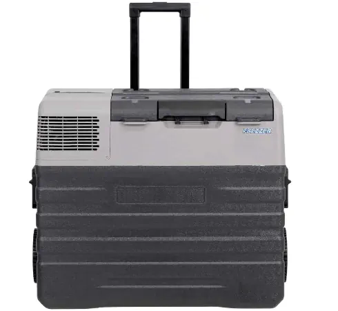 Iso matkajääkaappi